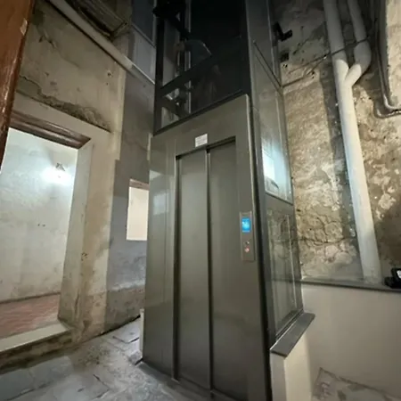 Gregorius Diamerisma Panoramic Terrace * Neapel